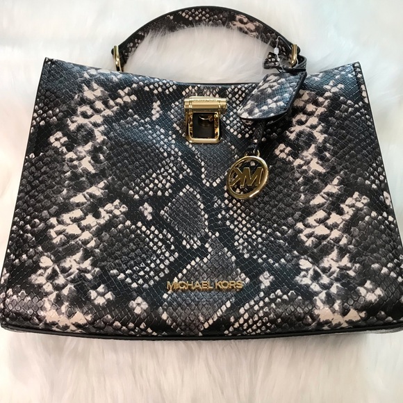 COPY - Michael Kors Penelope MD  Satchel - Picture 2 of 6